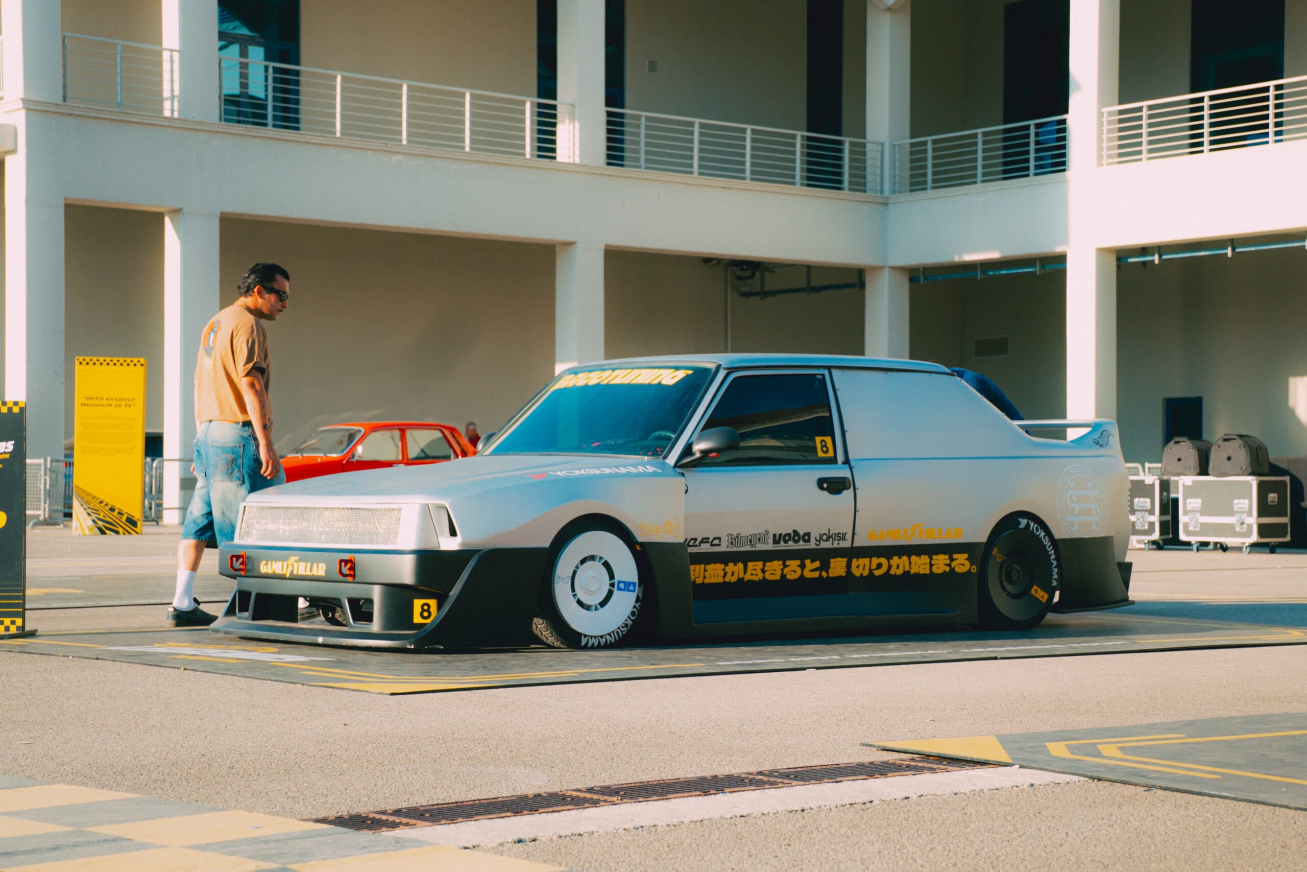 Hot Wheels Legends Tour & Sanayi Güzeli