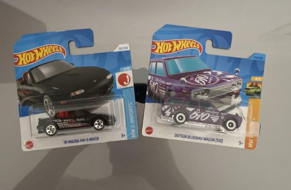 Hot Wheels 2023 case datsun ve miata koleksiyon ürünü